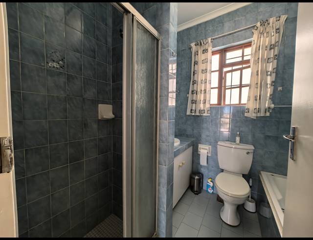 2 BEDROOM RETIREMENT UNIT FOR SALE IN BROMHOF
